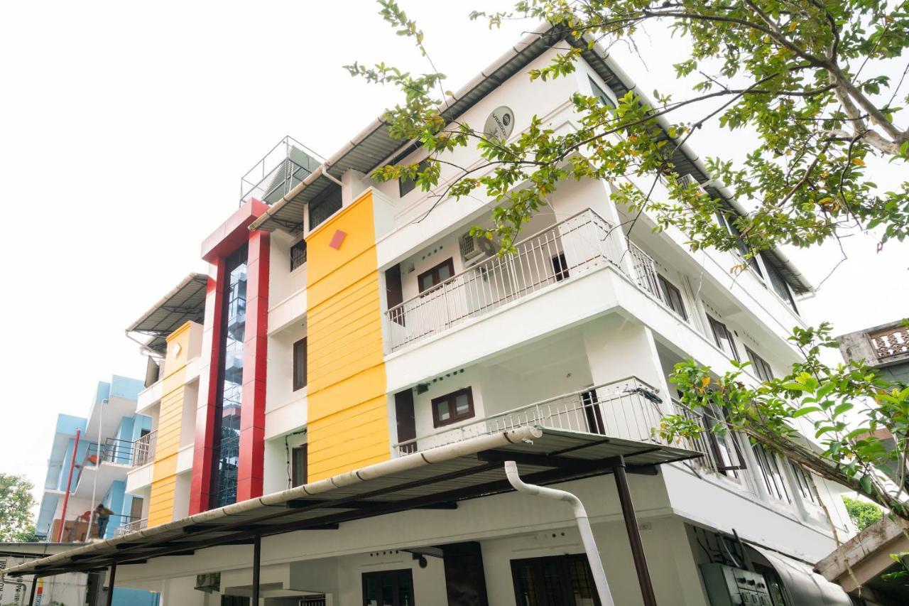 Oyo Home 49697 Aj Apartments Kochi 外观 照片